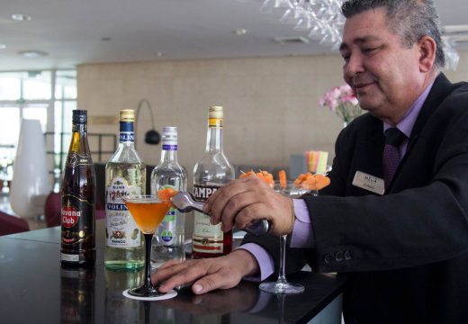 El Chino en el Lobby Bar del Tryp Habana Libre 