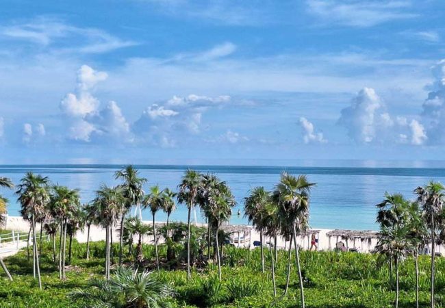 Jardines del Rey: playas infinitas y un mar de cristal
